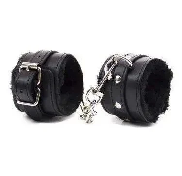 PU Leather Restraint Sexy Handcuffs With Fur Sex Male Sex Bondage Noverty Fetish Games of Desire Furry Handcuffs